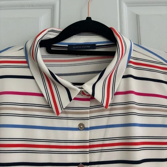 ❤️2/$15 or 3/$21❤️Tommy Hilfiger Striped Sleeveless Button-Down Top, Size L - Picture 4 of 12